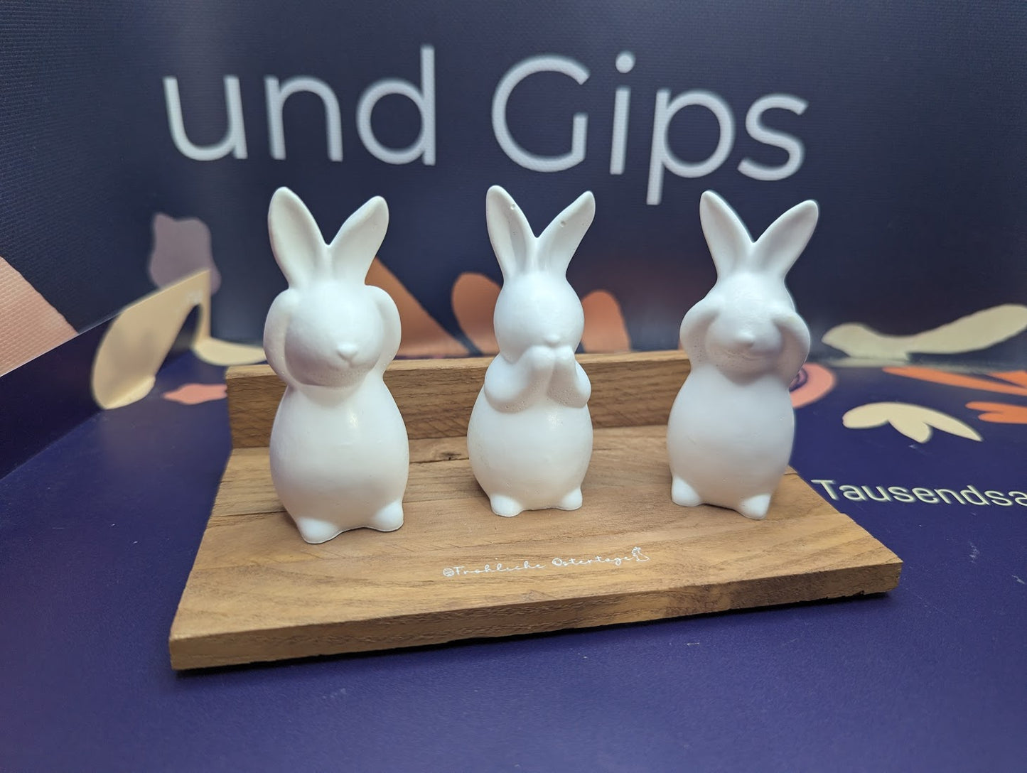 Hasen Trio auf Holz, Mitbringsel, Kleinigkeit aus Gips