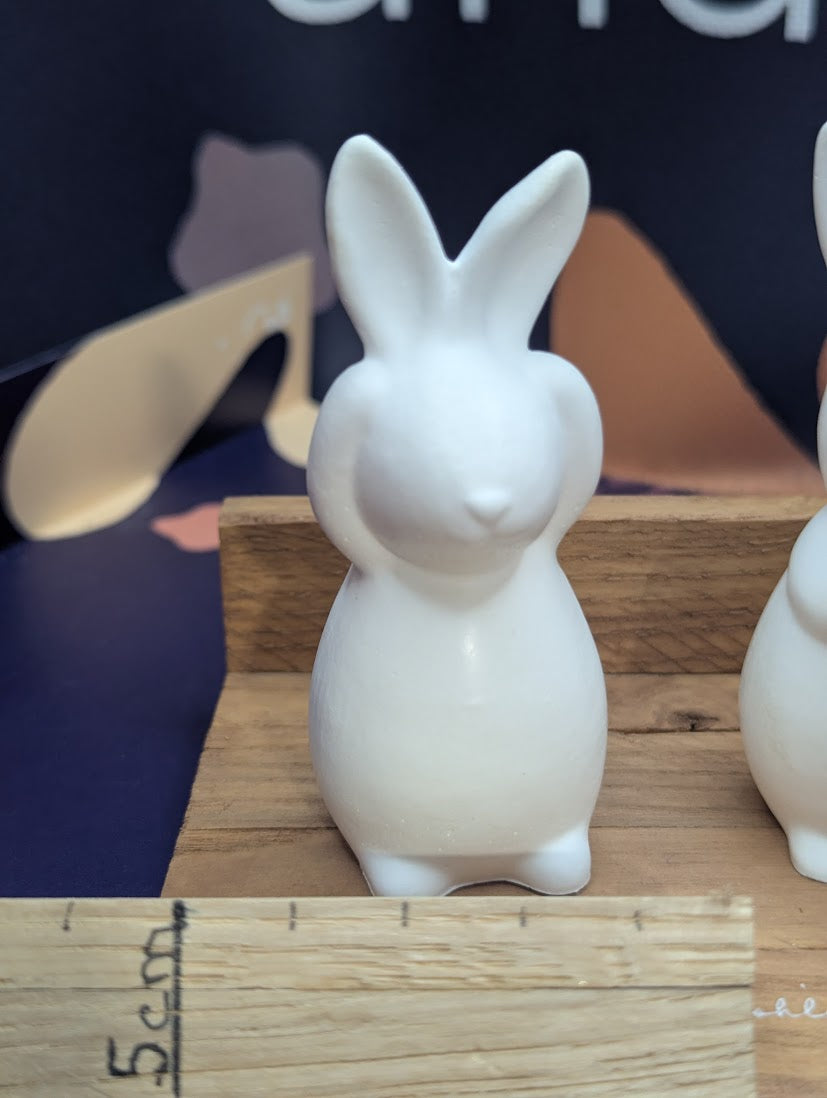 Hasen Trio auf Holz, Mitbringsel, Kleinigkeit aus Gips