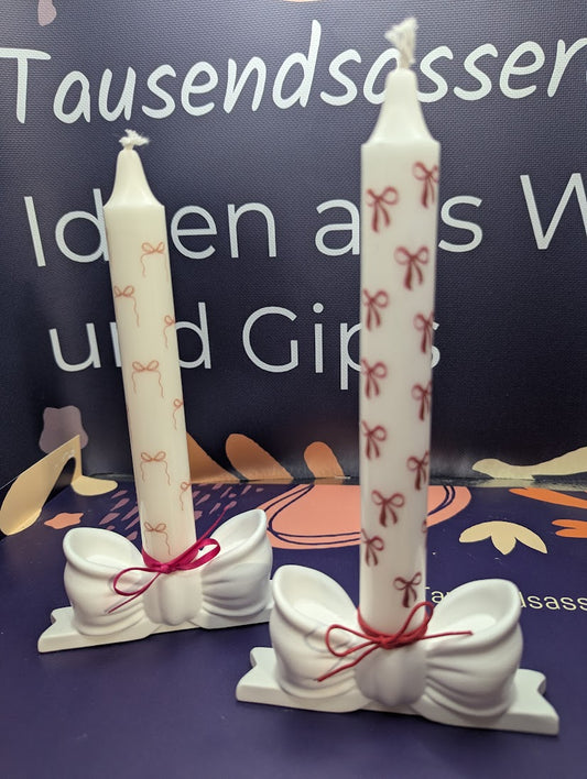 Schleife als Stabkerzenhalter mit Kerze und ganz vielen Schleifen